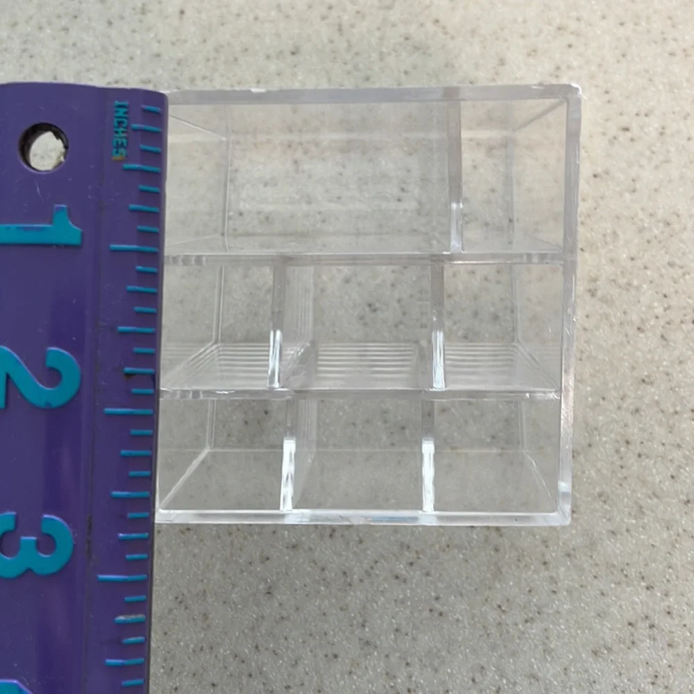 Set of plexiglass lipstick holders